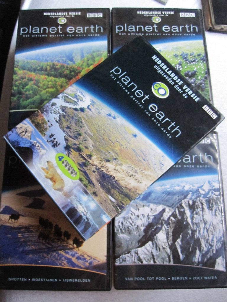 Planet Earth (4 disques), CD & DVD, À partir de 6 ans, Comprend un boîtier, Enlèvement ou Envoi, Anglais