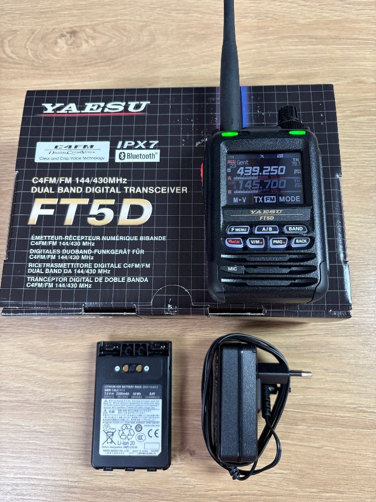 Yeasu FT5D-E, Ophalen, Zo goed als nieuw, Zender en Ontvanger