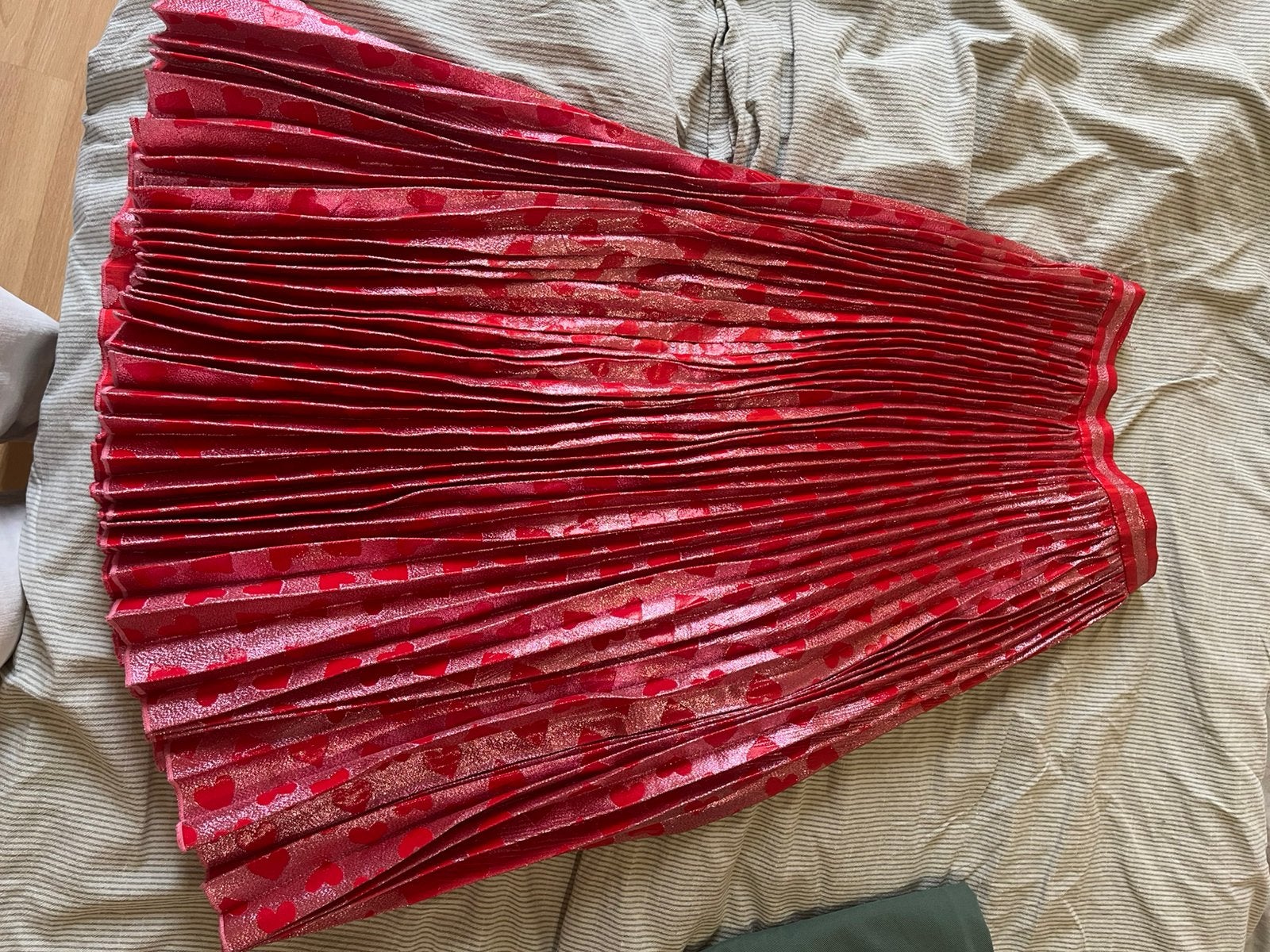 Jupe longue plissée rose à cœurs rouges, Rose, Robe de cocktail, Enlèvement, Taille 34 (XS) ou plus petite