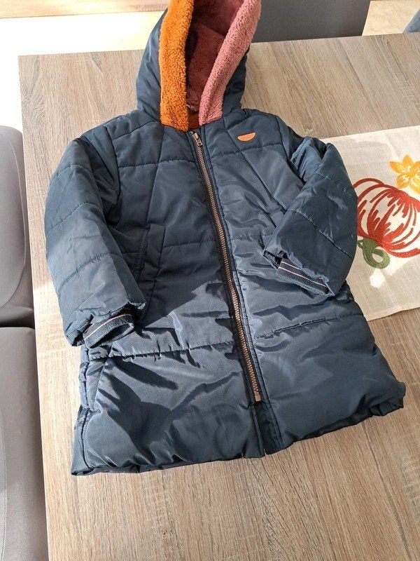 Donkerblauwe jas - 104, Kinderen en Baby's, Ophalen of Verzenden, Zo goed als nieuw, Meisje, Jas