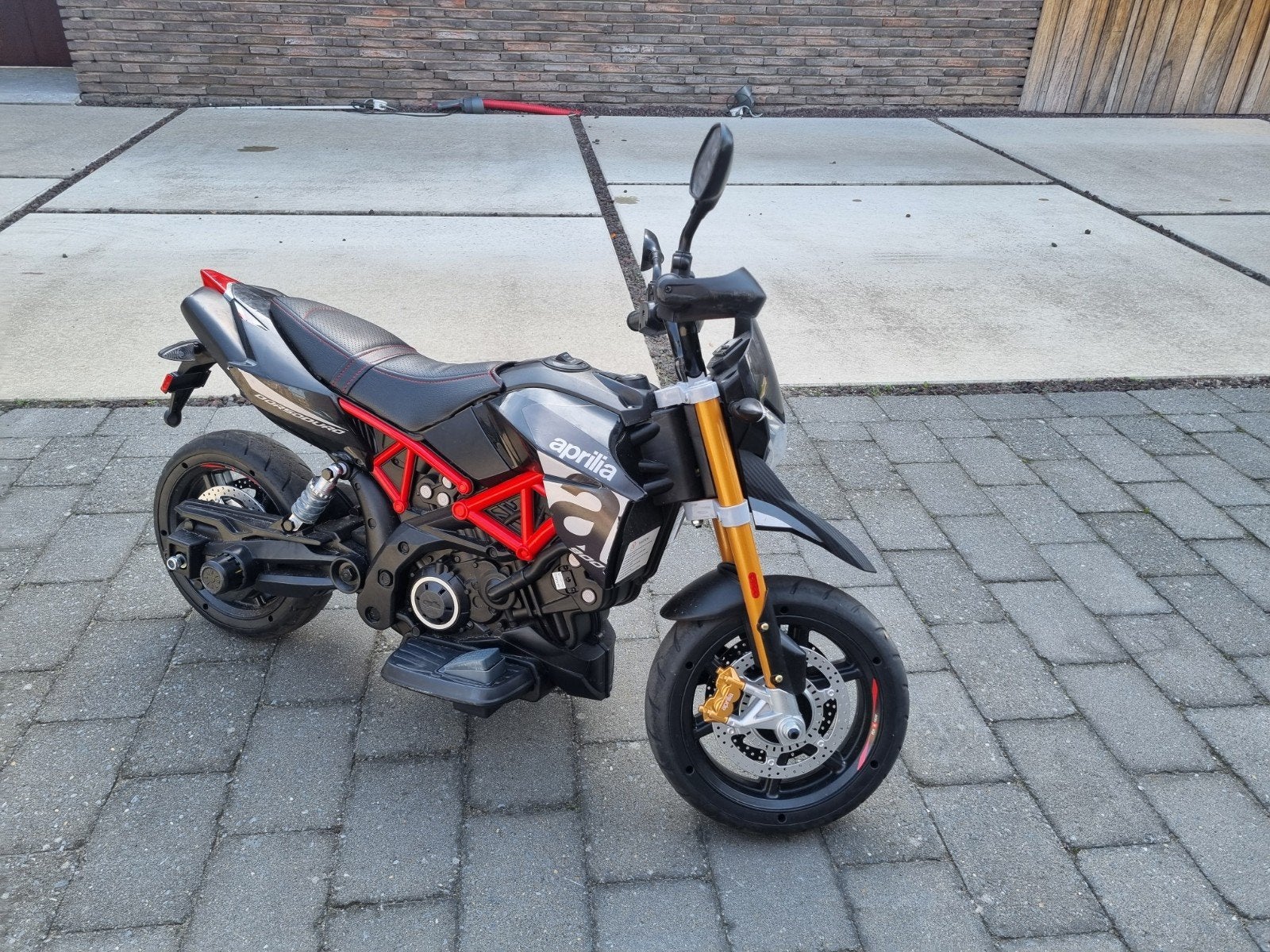 elektrische kinder motor Aprilia, Ophalen, Gebruikt, Aprilia