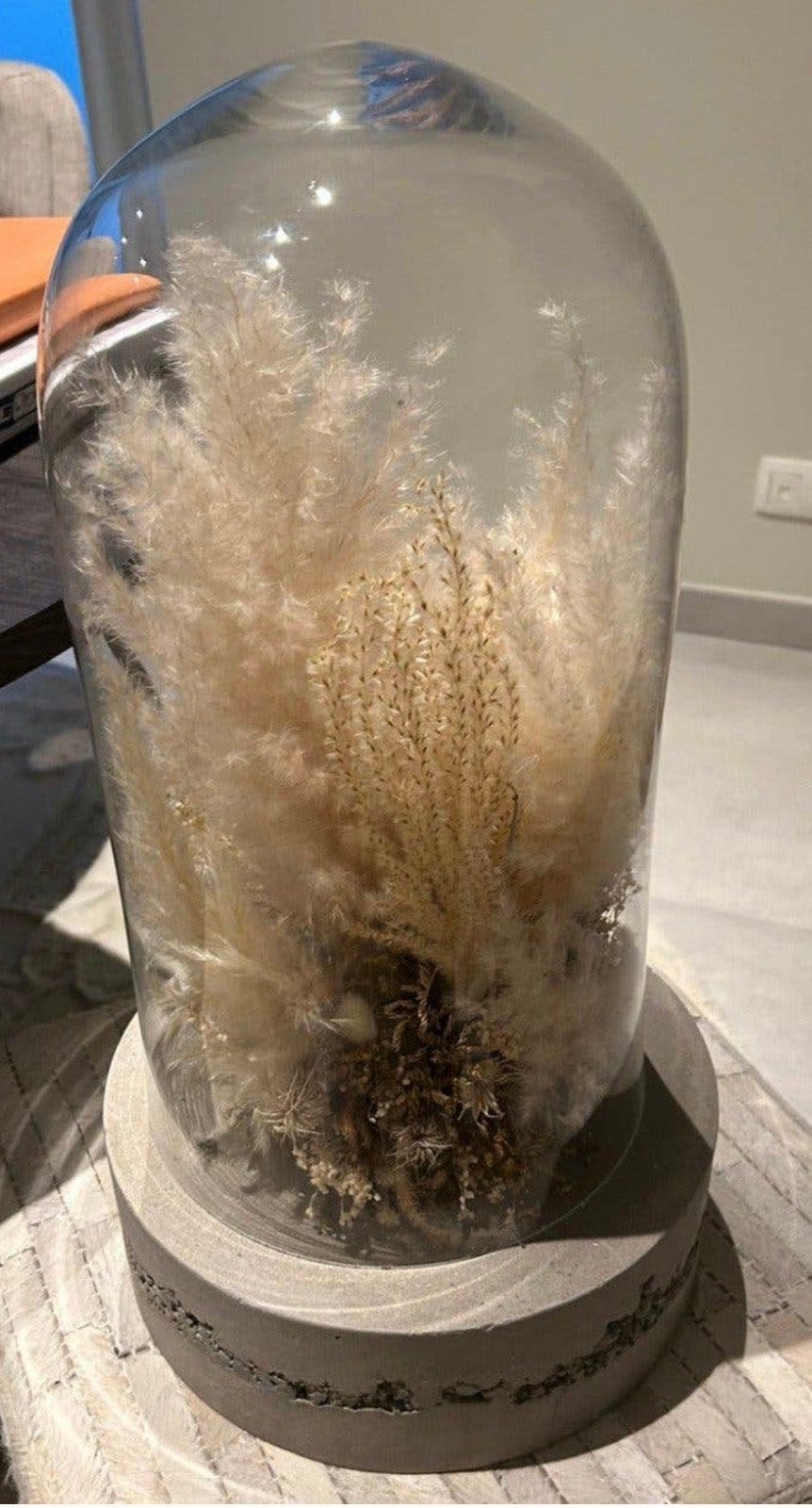 Dringend !!!Glazen stolp met luxe droogbloemen op Serax voet, Ophalen, Zo goed als nieuw