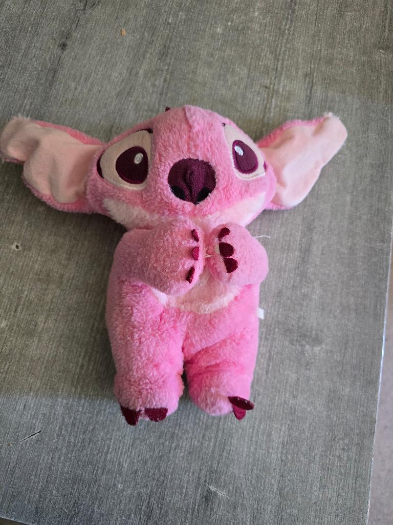 Stitch, Kinderen en Baby's, Speelgoed | Knuffels en Pluche, Ophalen of Verzenden, Zo goed als nieuw, Roze, Met licht