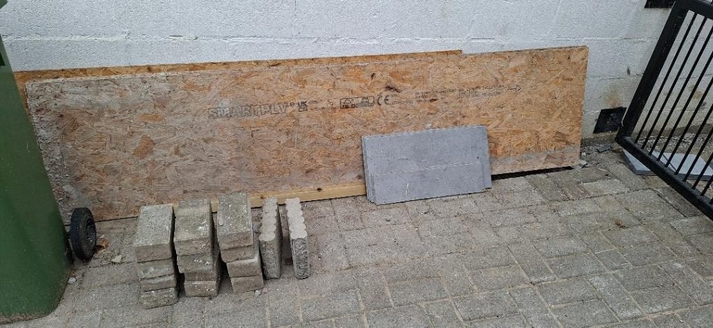 Matériaux à donner, Enlèvement