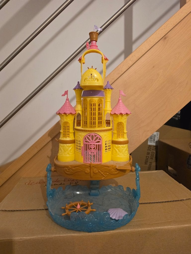 Palais Flottant 2-en-1 - Princesse Sofia (Disney) -État Neuf, Enfants & Bébés, Enlèvement, Comme neuf, Garçon ou Fille