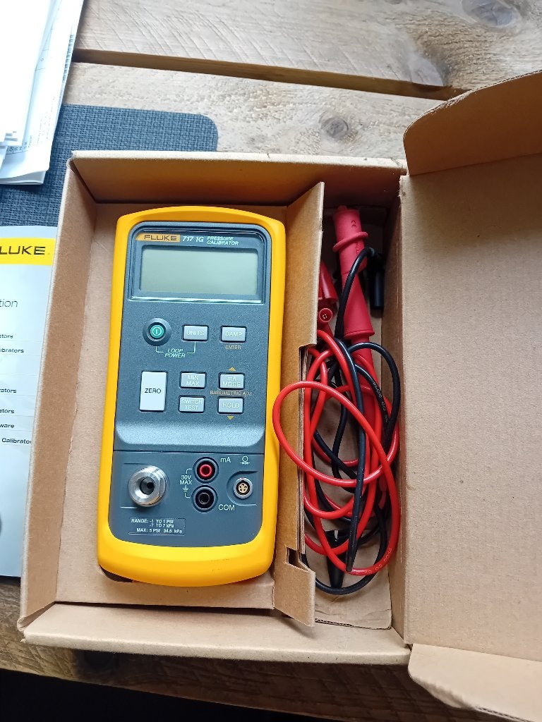 Fluke 717 1G pressure calibrator, Enlèvement ou Envoi, Comme neuf, Pression