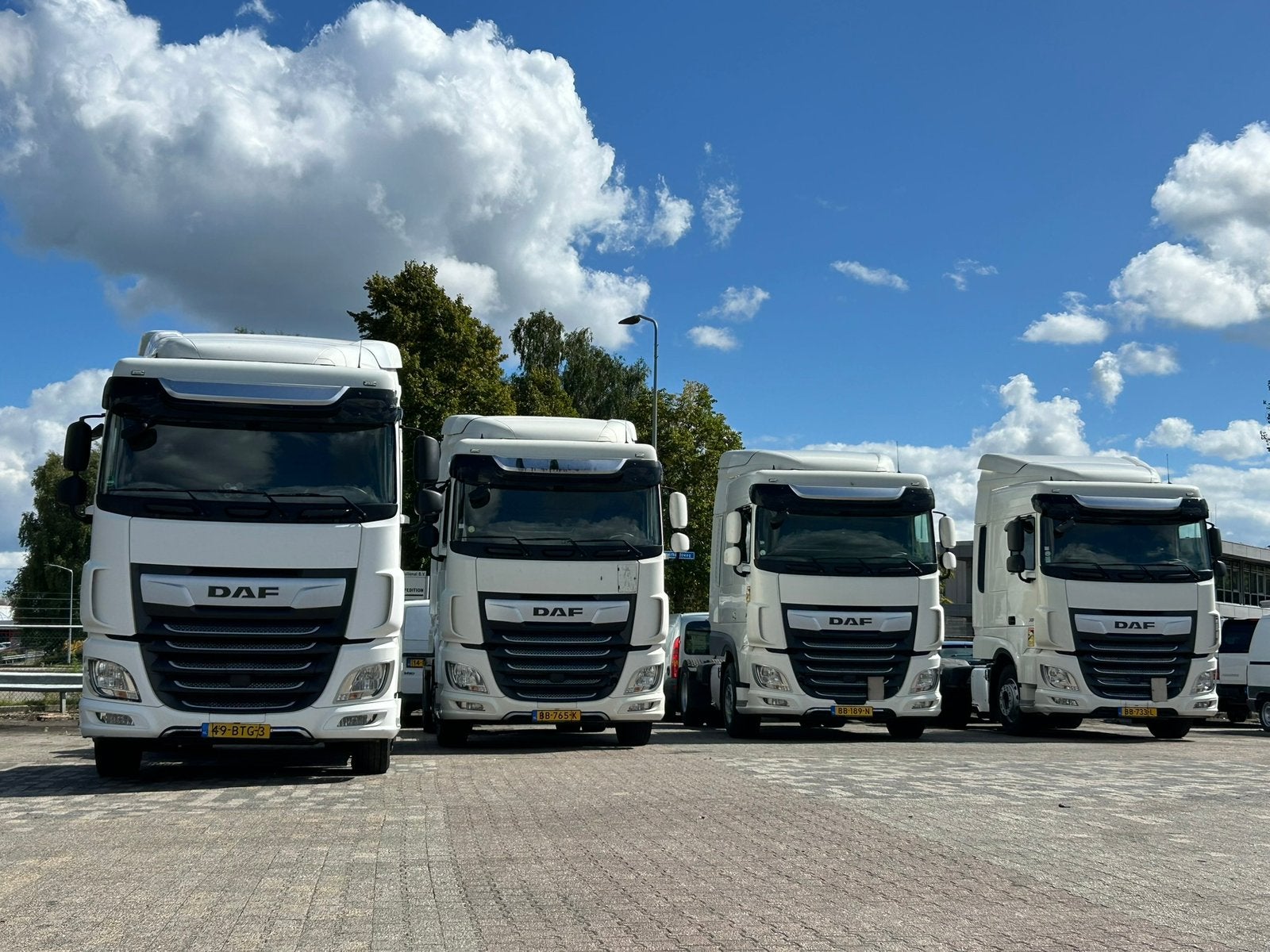 Tracteurs à louer ! €2100 par mois, Autos, Achat, Euro 6, Entreprise, Diesel