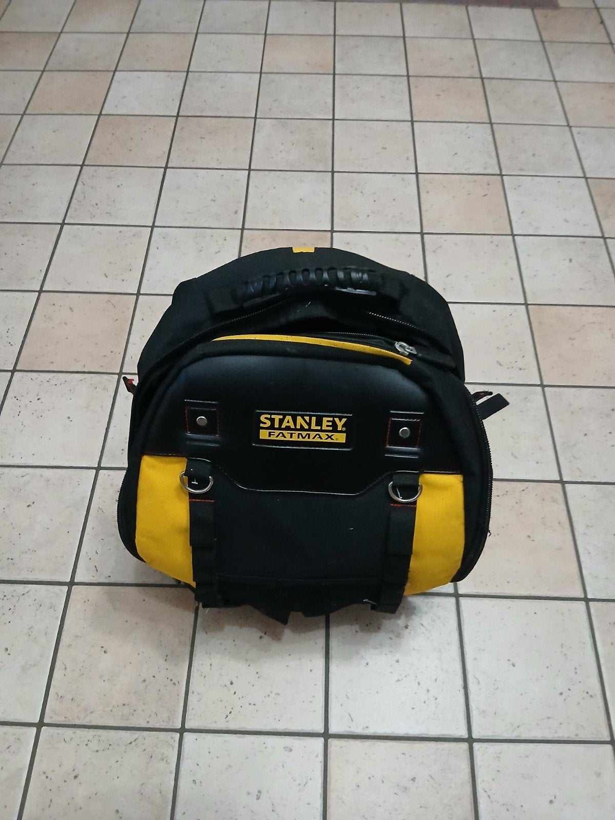 Sac à dos Stanley fatmax, Enlèvement