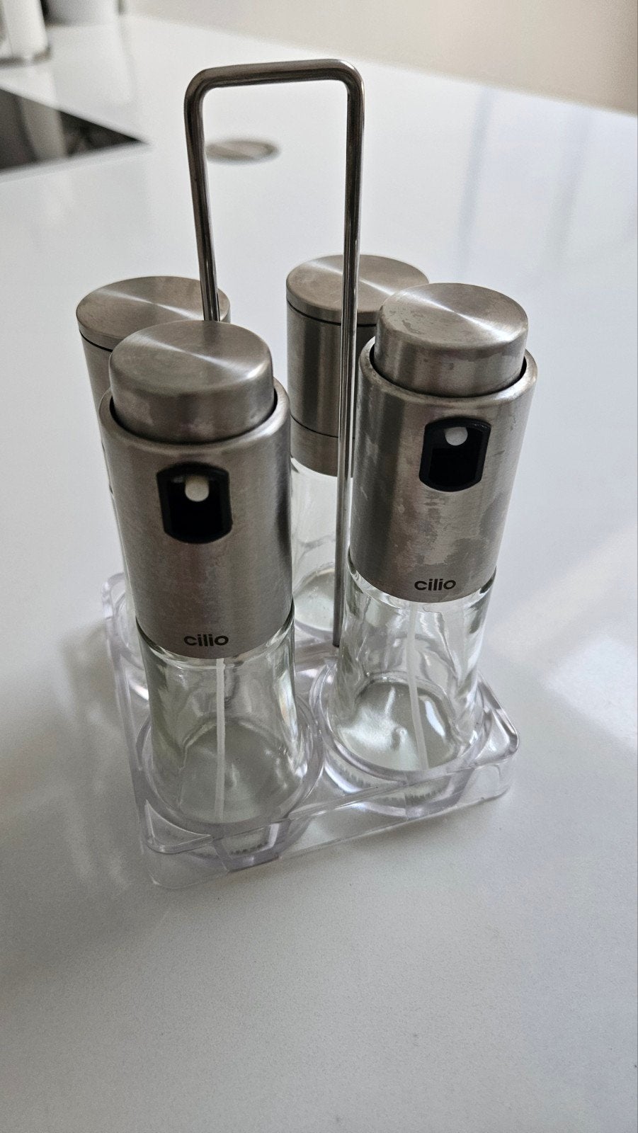 Set olie, azijn, zout, peper, Ophalen