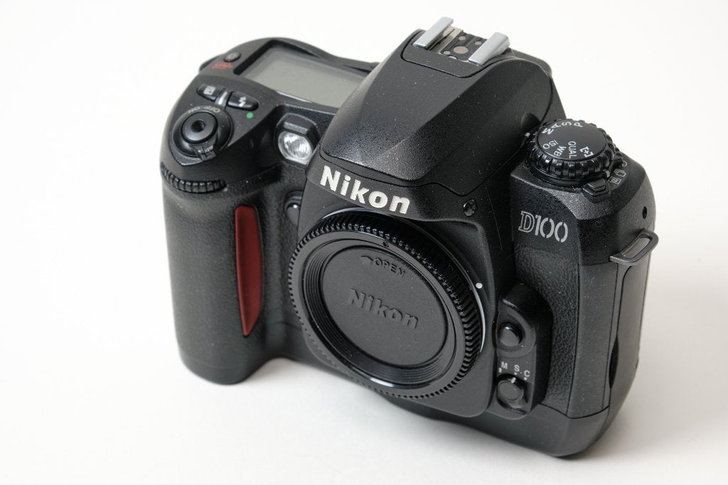 Nikon D100 – digitale spiegelreflexcamera, Audio, Tv en Foto, Ingebouwde flitser, Bodydop, Gebruikt, Spiegelreflex