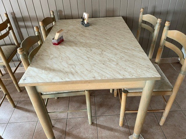 Tafels met bijhorende stoelen, Ophalen, Zo goed als nieuw, Rechthoekig