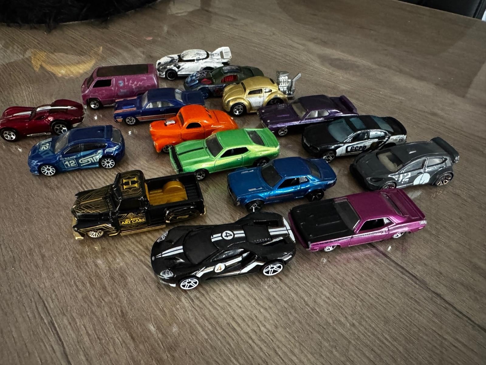 Hot Wheels - 17 modèles de voitures réelles - ensemble compl, Enlèvement