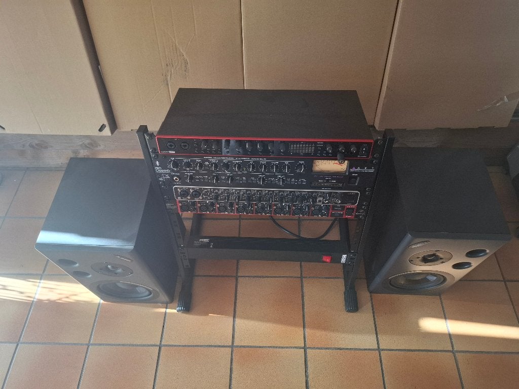 Versterker met boxen + kabels, Audio, Tv en Foto, Versterkers en Ontvangers, Zo goed als nieuw, 60 tot 120 watt, Stereo, Ophalen