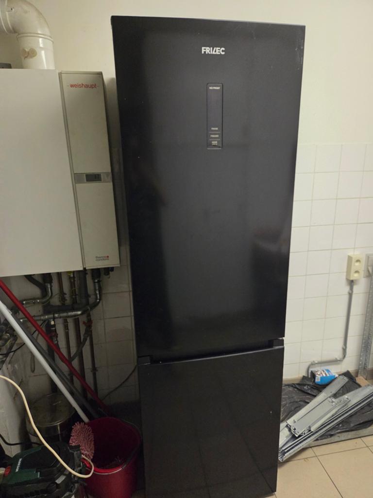 FRILEC IJSKAST MET 3 DIEPVRIESLADES TE KOOP, 2JAAR GEBRUIKT., Electroménager, Réfrigérateurs & Frigos, Enlèvement