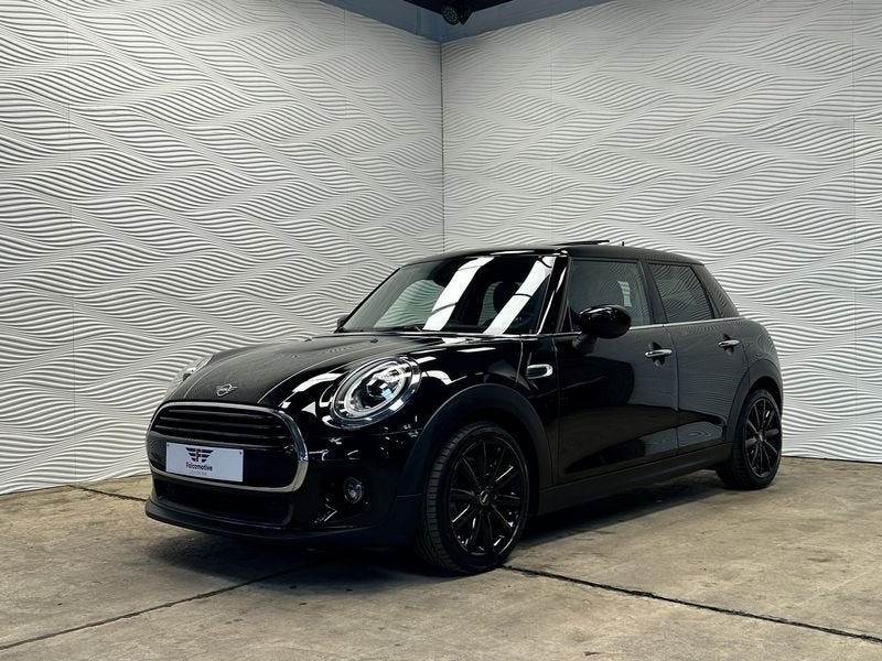Mini Cooper 1.5i*PANO DAK*NAVI*SPORTZETELS*LED*, 136 pk, Leder en Stof, Zwart, Bedrijf