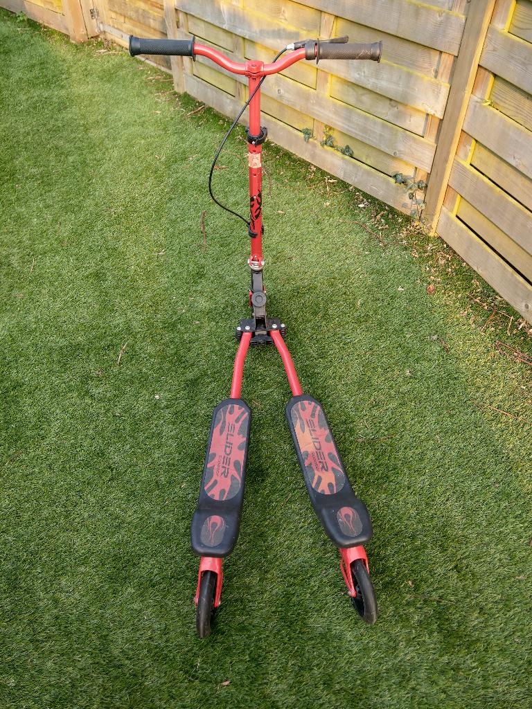Slider scooter / swing step – rood – met rem, Fietsen en Brommers, Ophalen, Gebruikt, Gewone step, Decatlon
