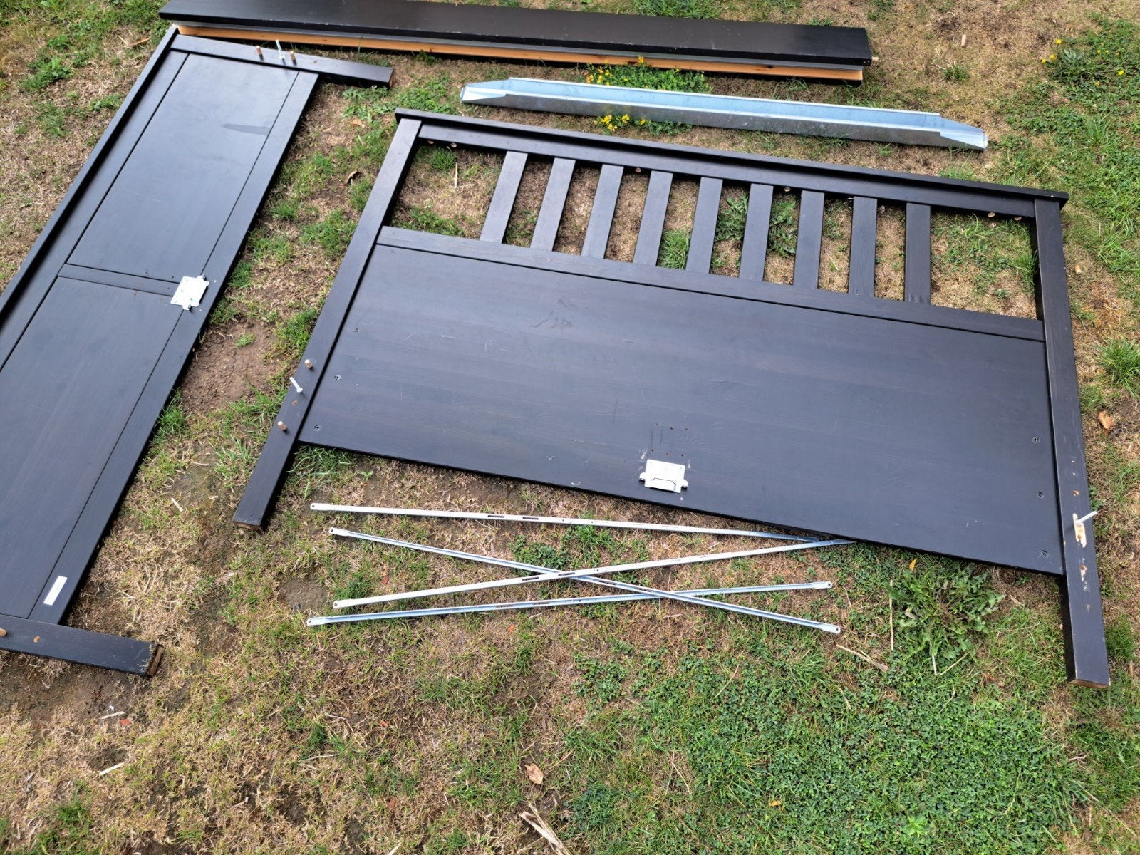 bed,eetstoelen en klerenkast, Ophalen