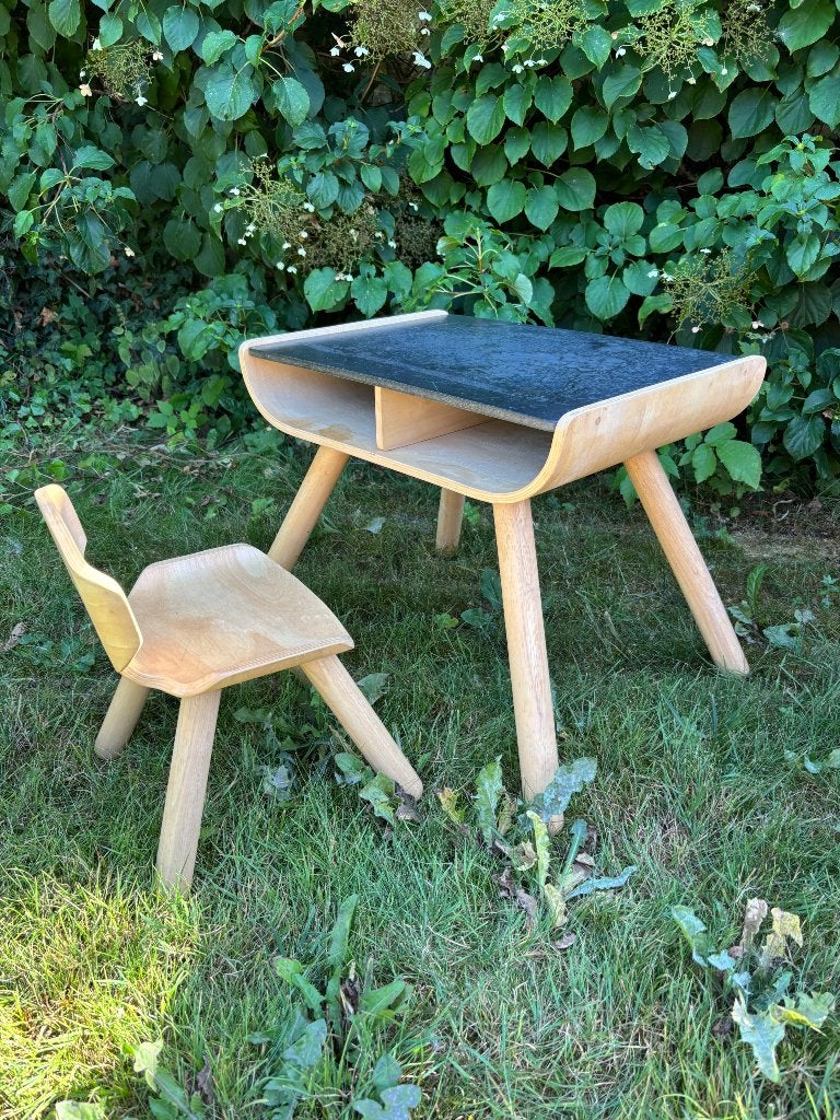 Plantoys set kinderbureau / tafel en stoeltje, Kinderen en Baby's, Ophalen, Gebruikt, Tafel(s) en Stoel(en)