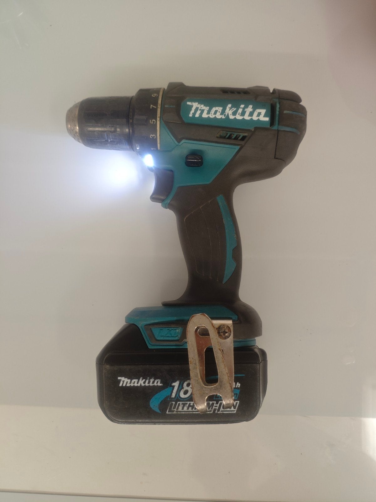 Makita schroefmachine, Doe-het-zelf en Bouw, Ophalen
