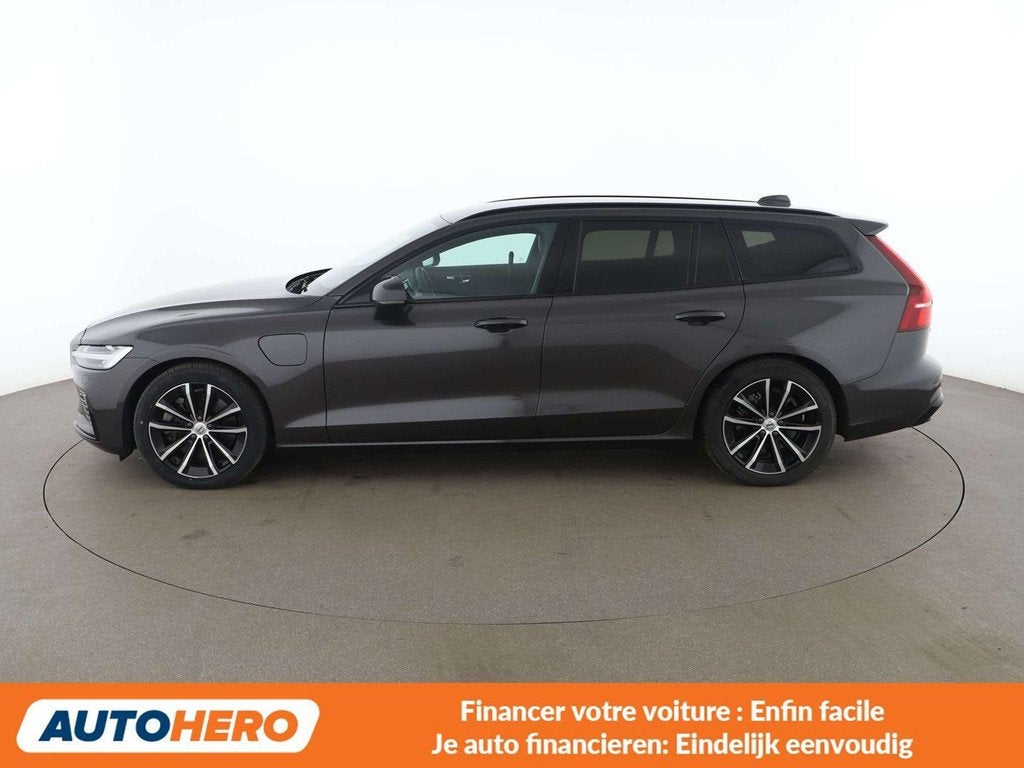 Volvo V60 2.0 T6 Recharge Plug-in Hybrid Plus Dark AWD, Autos, Volvo, Cuir, Argent ou Gris, Achat, Noir