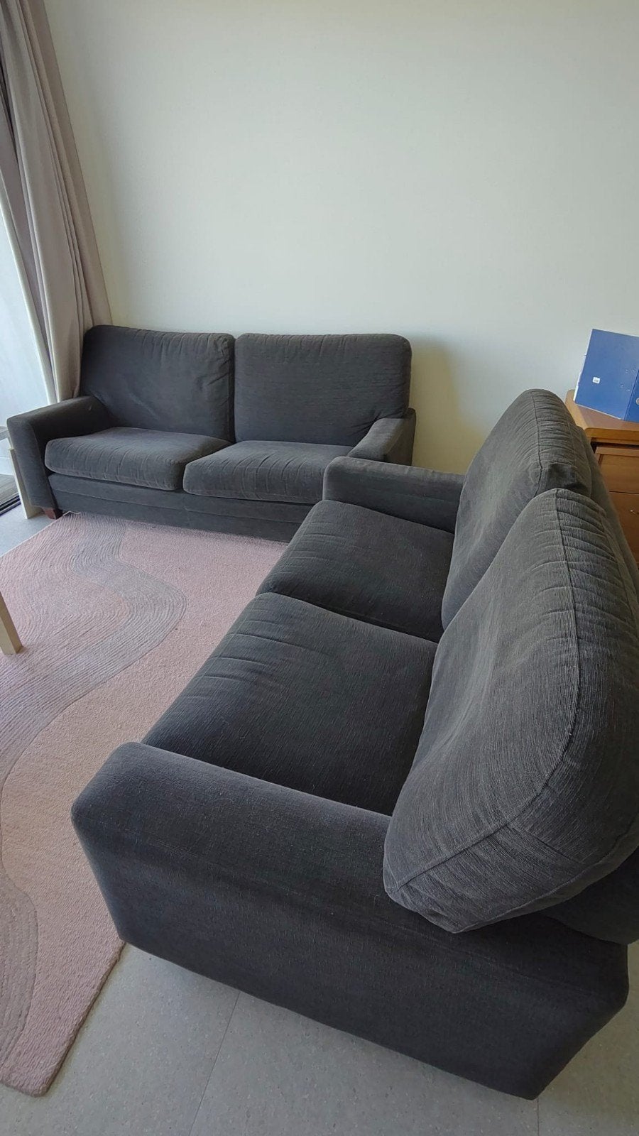 Tweezit + driezit (2-zit, 3-zit) in grijs ribbelstof., Huis en Inrichting, Zetels | Complete zithoeken, Stof, Ophalen