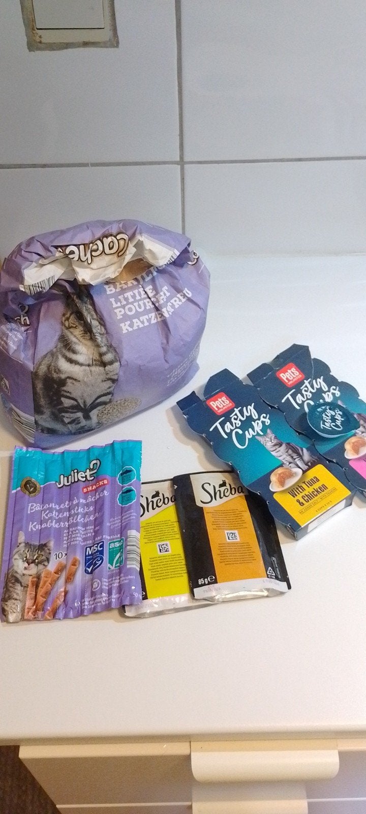 Katteneten, Ophalen, Kat