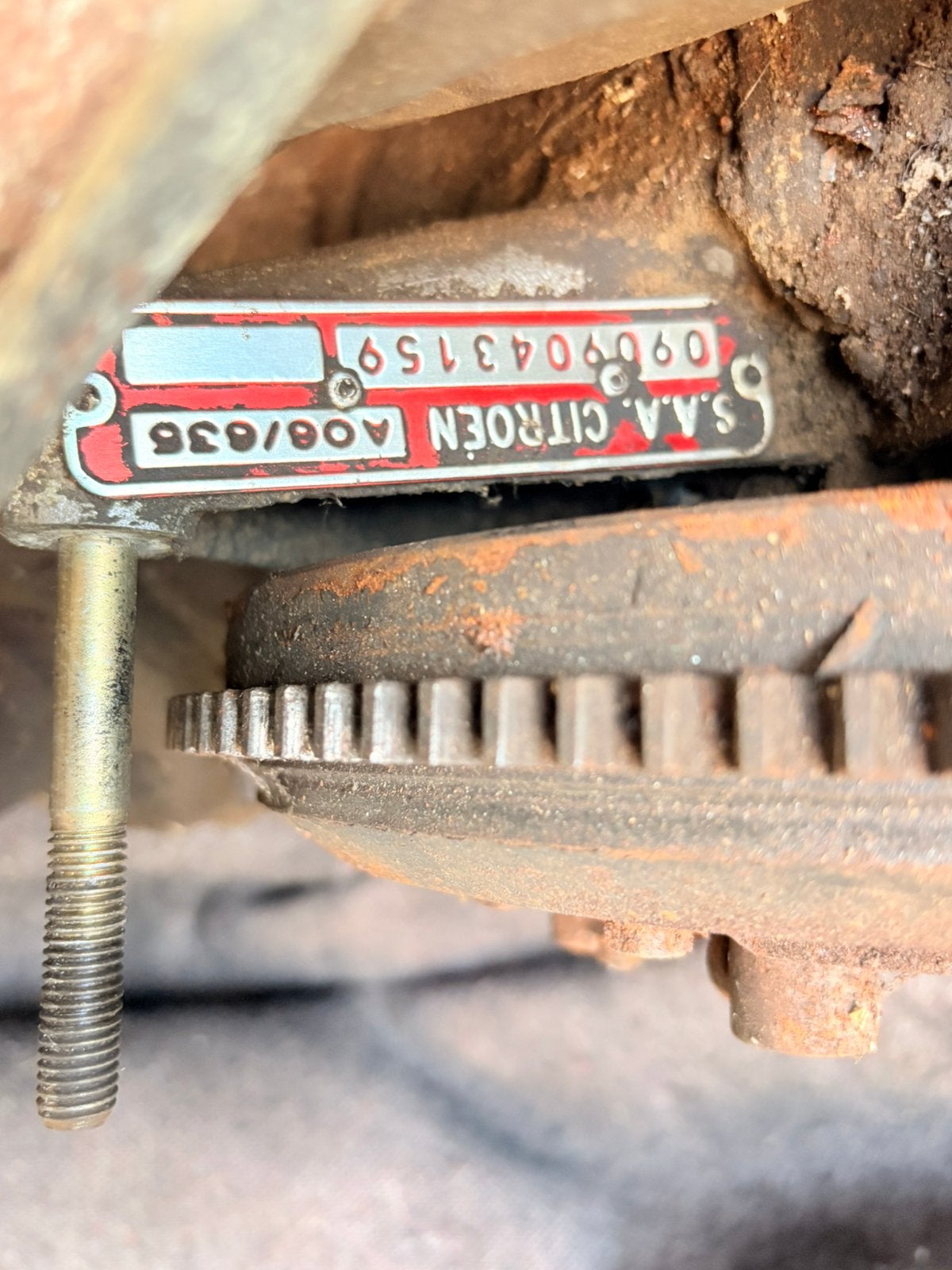 Set motoronderdelen en BV 2cv, Ophalen