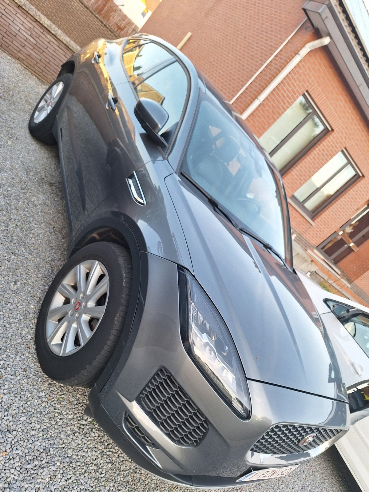 Jaguar E-Pace - 2.0D eur6 Automaat - 2019 - Gekeurd vr verk!, Autos, Jaguar, Cuir, Argent ou Gris, Achat, Noir