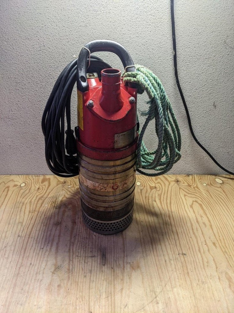Vuilwaterpomp verhuur – dompelpomp groot debiet !!!, Ophalen, Zo goed als nieuw, Elektrisch, Dompelpomp