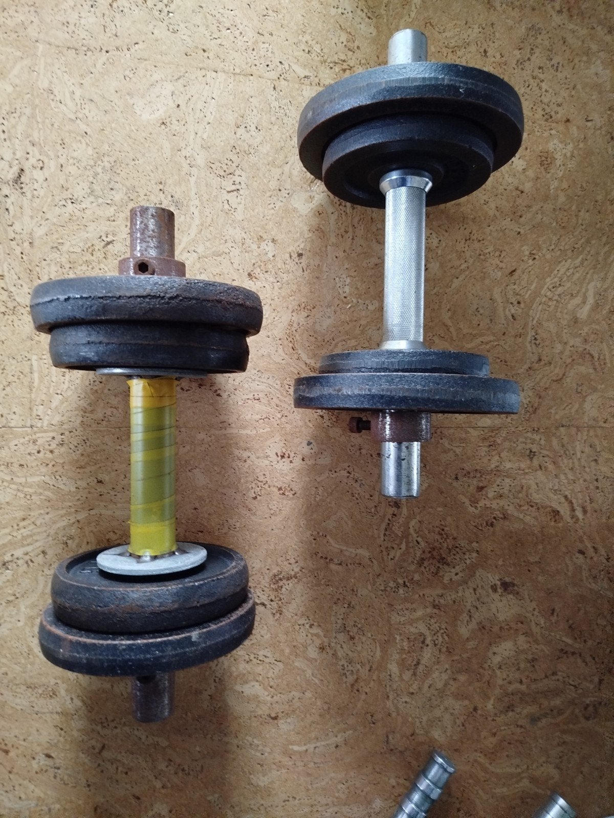 2 halters met gewichten, Ophalen