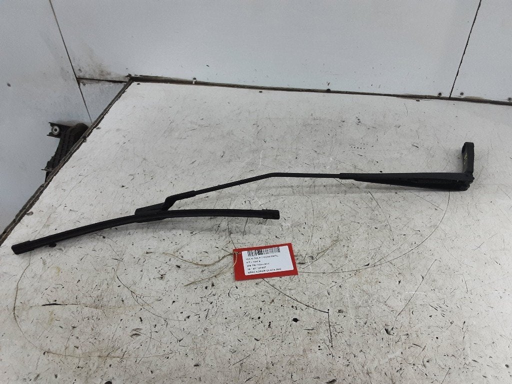 RUITENWISSERARM RECHTS VOOR Golf VII (AUA) (5G1955410C), Gebruikt, Volkswagen, Mevr. I. Hauben, Rue de l'Espoir 34 34
4030  GRIVEGNÉE, BE