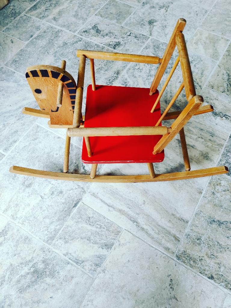 Houten hobbelpaard, Enfants & Bébés, Jouets | Jouets a bascule, Enlèvement, Utilisé