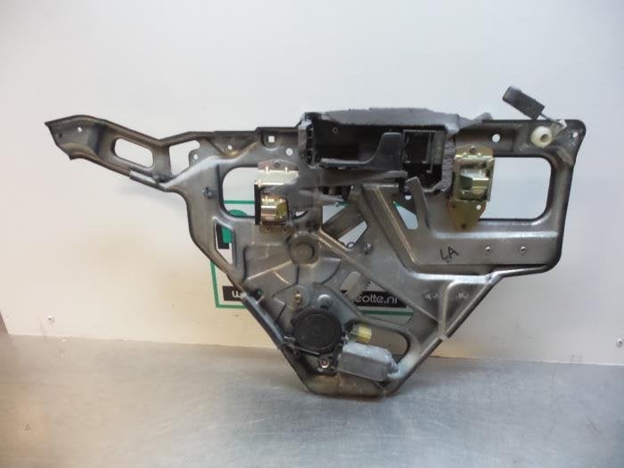 Mécanique vitre 4portes arrière gauche d'un Landrover Rang, Land Rover, -, Utilisé, -