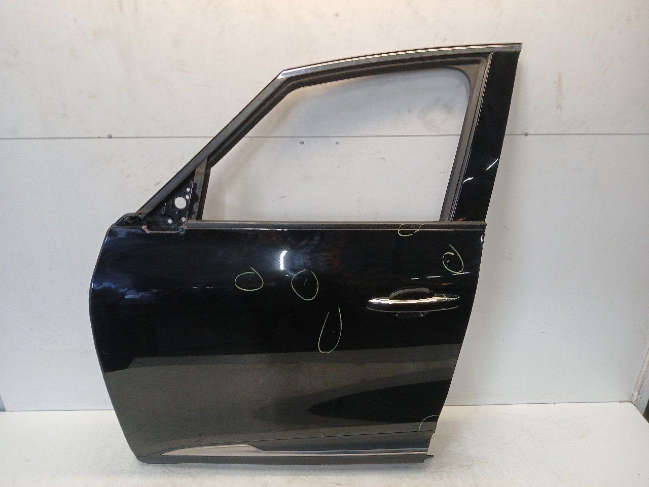 Portier links voor Renault Scénic, Onderdelen@venauto.nl, Van der Ven Autorecycling B.V., Ettenseweg 76, 4706 PB Roosendaal, The Netherlands