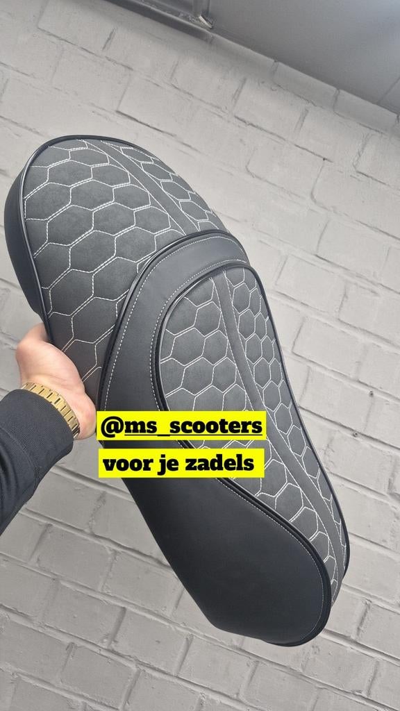 Vespa sprint / primavera custom zadels, Fietsen en Brommers, Scooters | Vespa, Ophalen of Verzenden