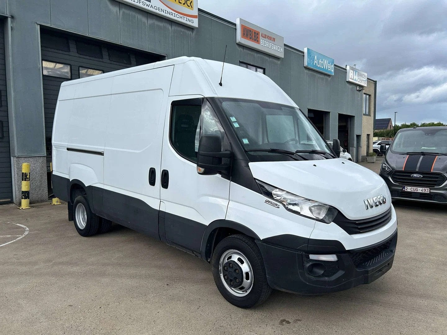 Iveco Daily Daily 35S14V 2.3 Turbo automaat lengte 2 dubbele, Autos, 100 kW, Achat, Système audio, Euro 6