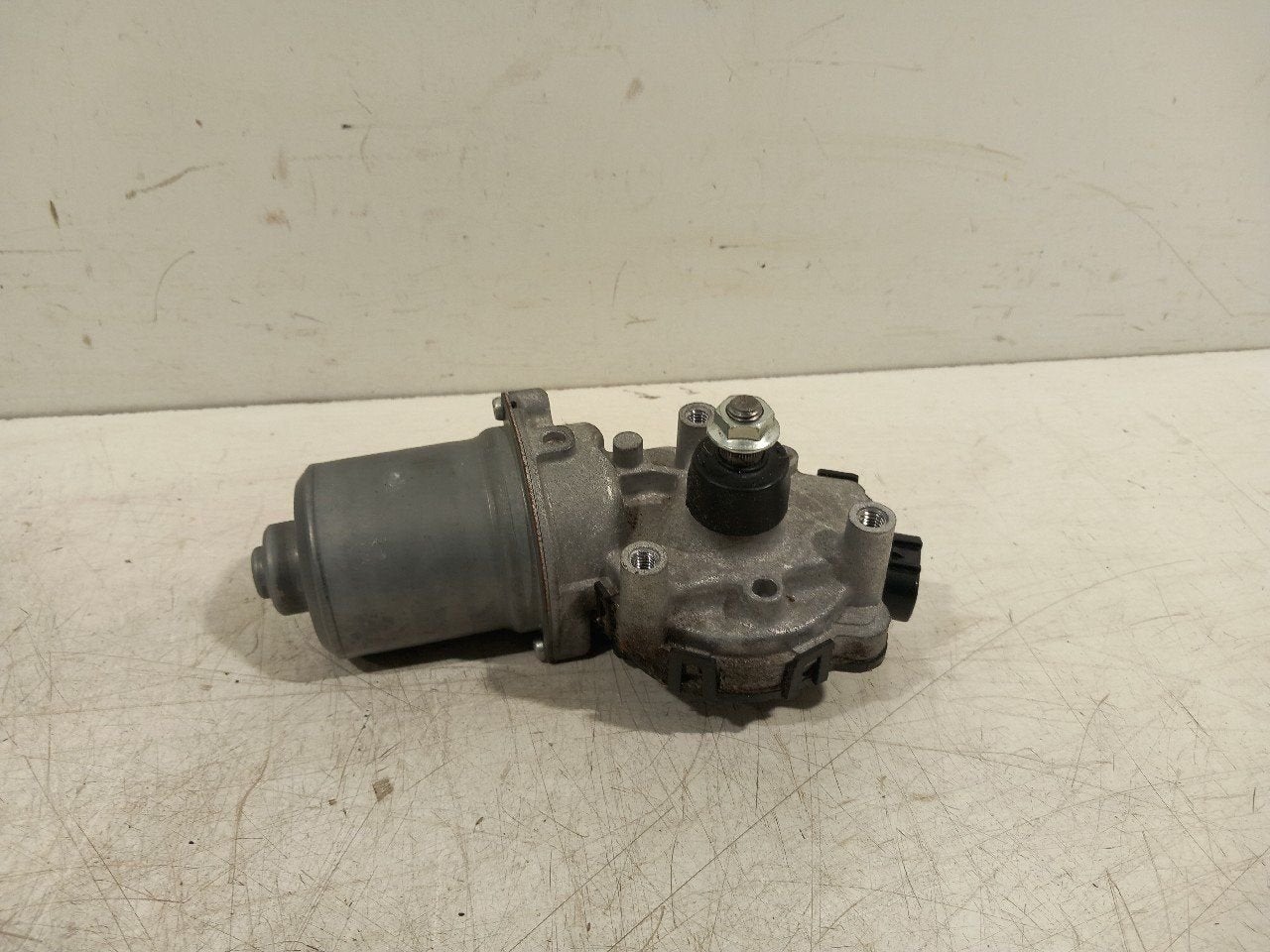 Ruitenwissermotor voor Suzuki Swace, Onderdelen@venauto.nl, Van der Ven Autorecycling B.V., Ettenseweg 76, 4706 PB Roosendaal, The Netherlands