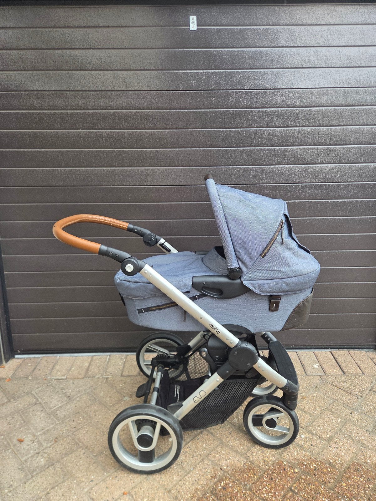 mutsy evo kinderwagen, Kinderen en Baby's, Kinderwagens en Combinaties, Gebruikt, Mutsy, Met reiswieg, Ophalen