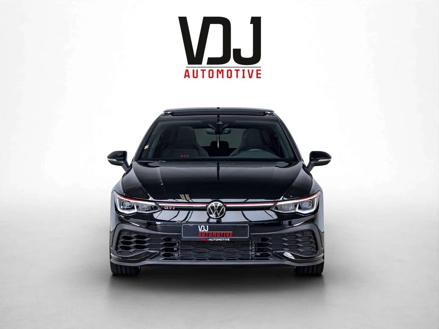 Volkswagen Golf GTI CLUBSPORT|AKRAPOVIC|PANO|IQLIGHTS|ALCANT, Automaat, Gebruikt, Zwart, 1984 cc