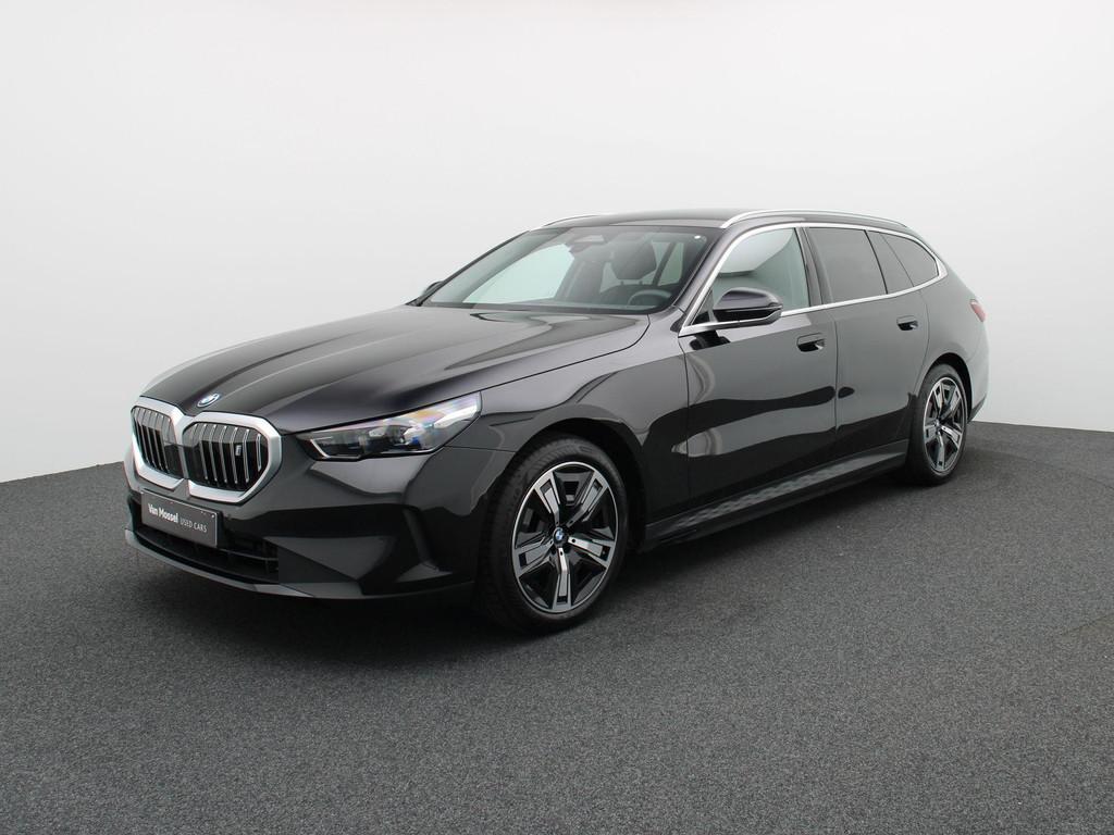BMW i5 Touring eDrive40 250kW leder | verw.zetels | carplay, Auto's, BMW, Automaat, Gebruikt, Zwart, 340 pk