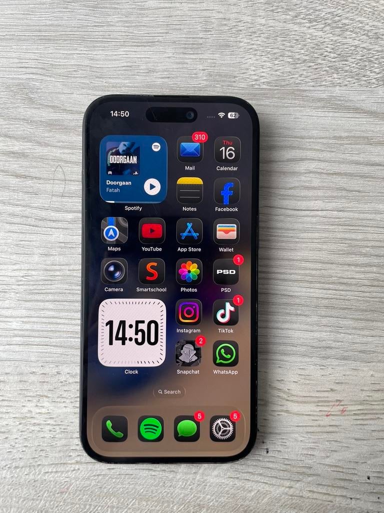iPhone 15, Télécoms, Téléphonie mobile | Apple iPhone, Avec simlock (verrouillage SIM), 128 GB, IPhone 15, 86 %
