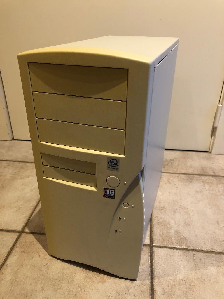 BB2 Boîtier ATX Midi Tower (connect. d'alim. 20 broches), Enlèvement, Comme neuf