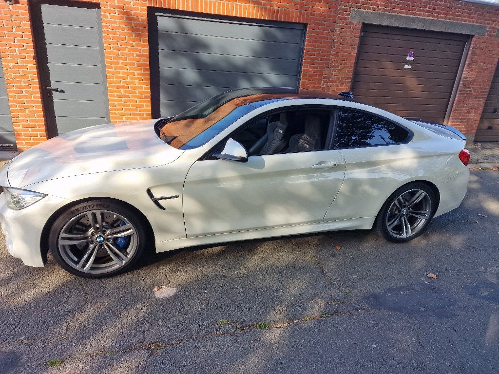 BMW M4 f82 manueel 2015, Auto's, Achterwielaandrijving, Zwart, Leder en Stof, Wit