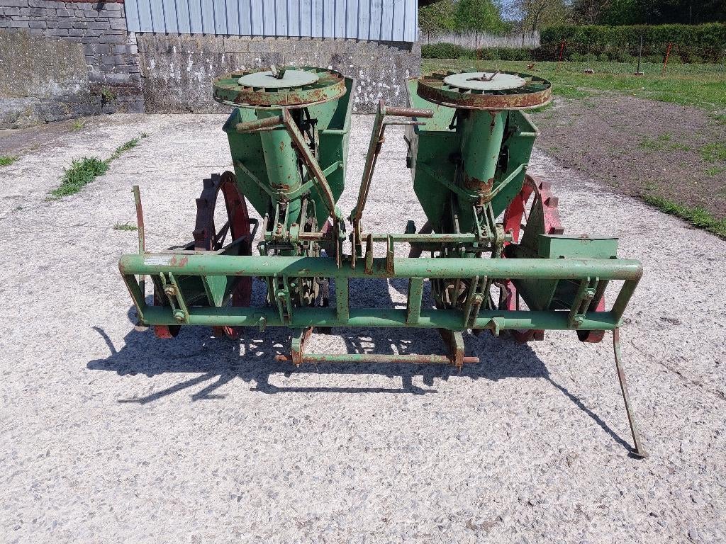 Planteuse de pommes de terre 2 rangs Hassia, Ophalen
