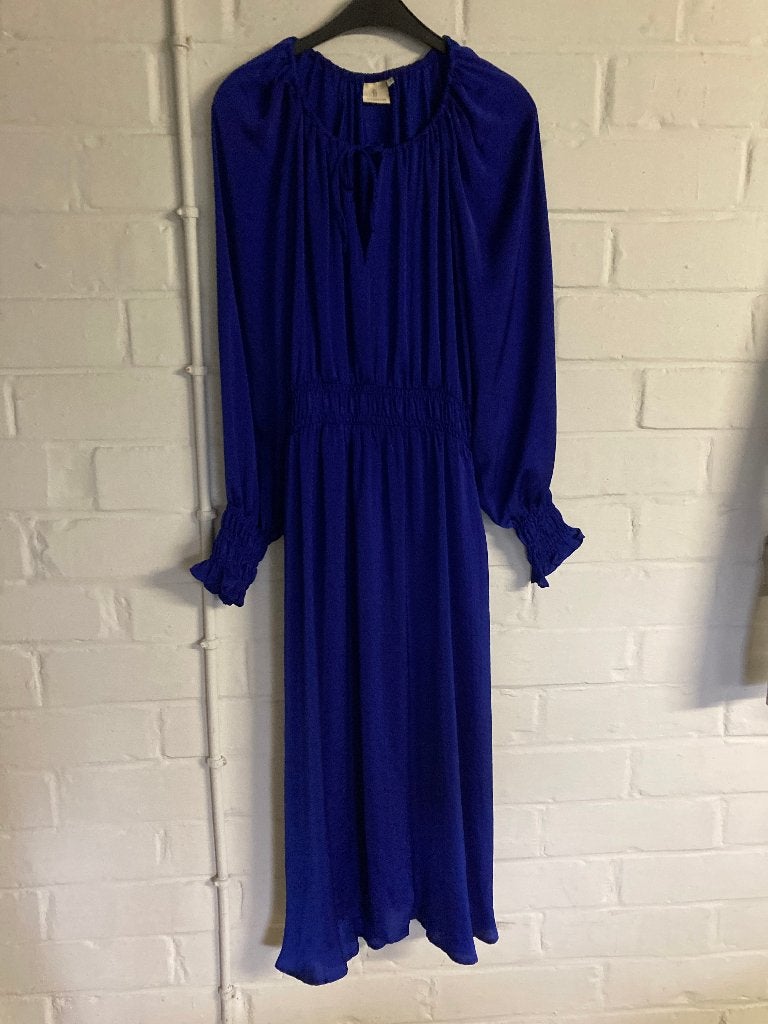 Blauw lang kleed met lange mouwen, Peppercorn, Medium, Kleding | Dames, Maat 38/40 (M), Blauw, Ophalen of Verzenden, Zo goed als nieuw