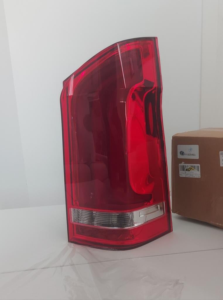 Feu arrière droit Mercedes Classe V W447,V200,V220,V250., Enlèvement ou Envoi, Neuf, Mercedes-Benz