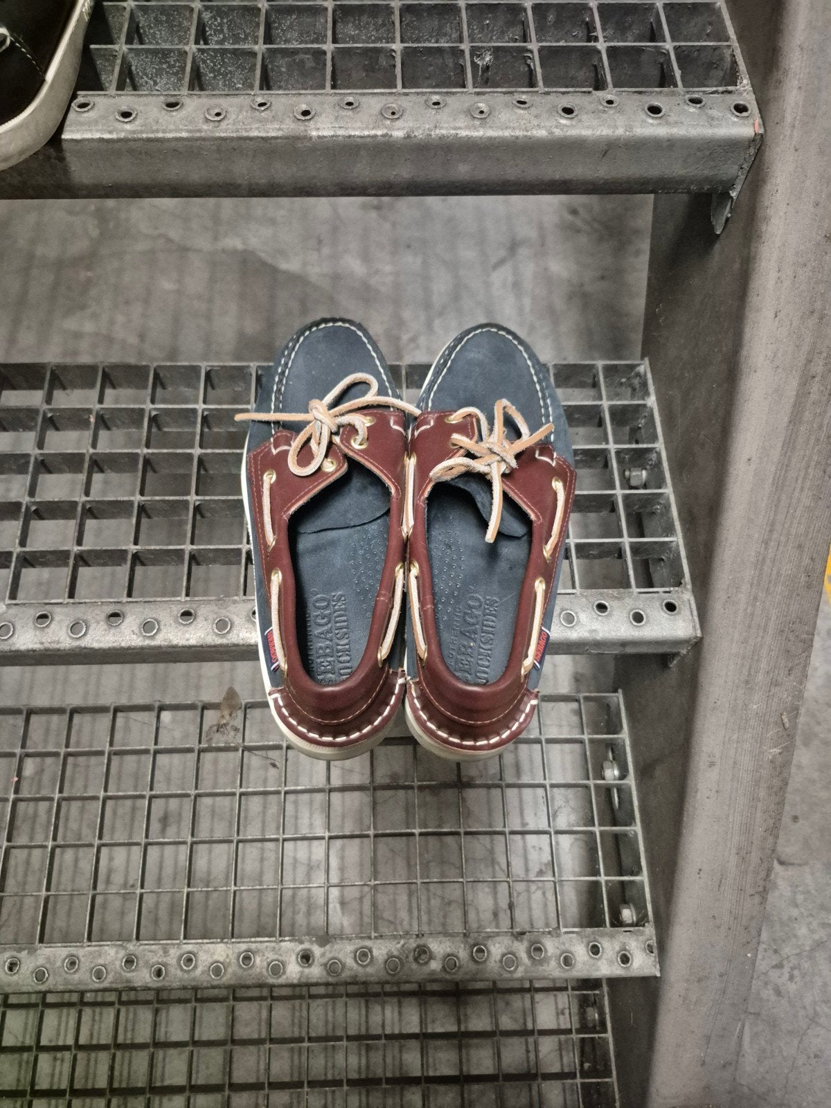 docksides, Enlèvement