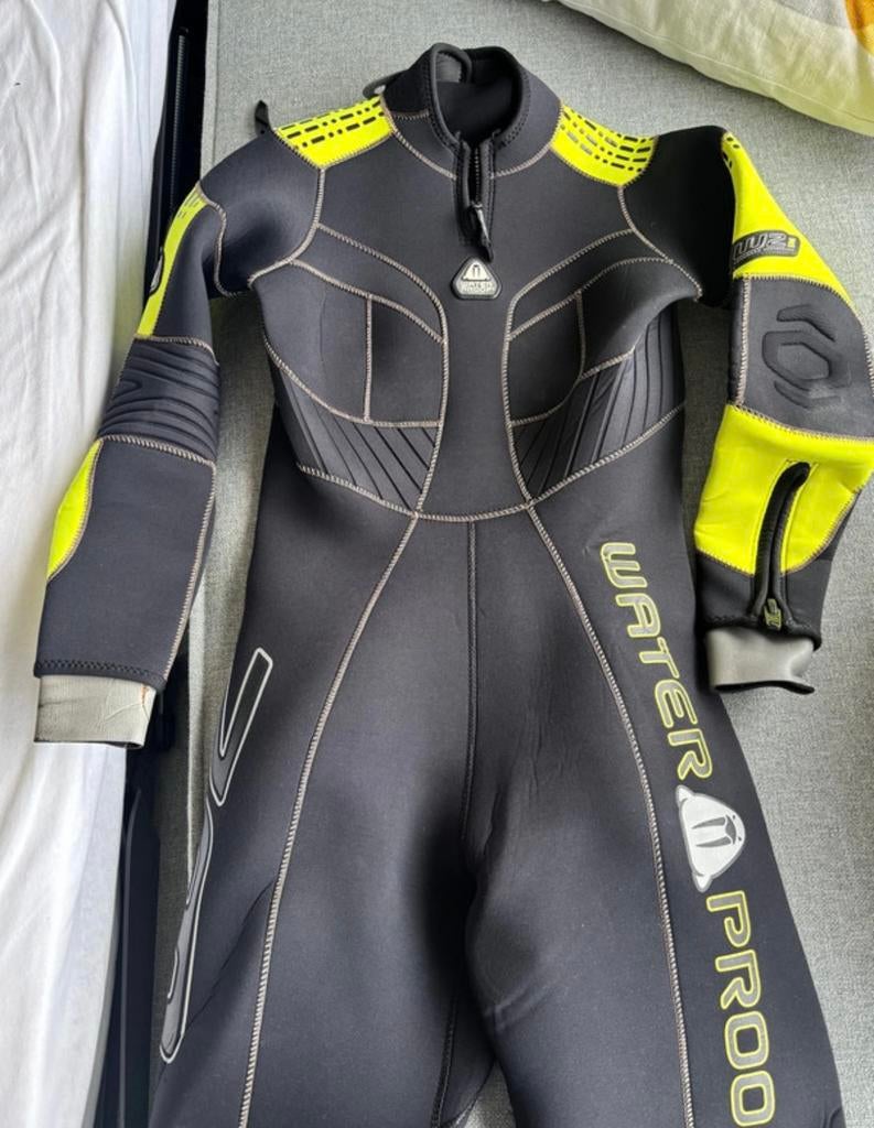 Waterproof wetsuit, Watersport en Boten, Duiken, Ophalen of Verzenden, Zo goed als nieuw