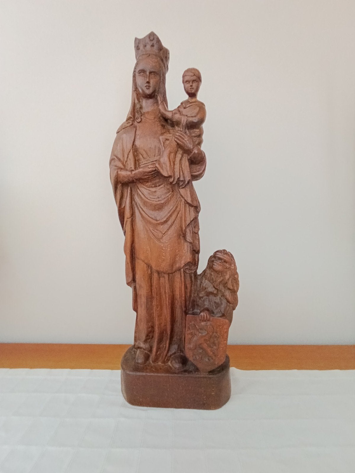 Houten beeld Maria en Jezus, Antiek en Kunst, Kunst | Beelden en Houtsnijwerken, Ophalen, 50 - 100 cm, Handgemaakt, Beeld