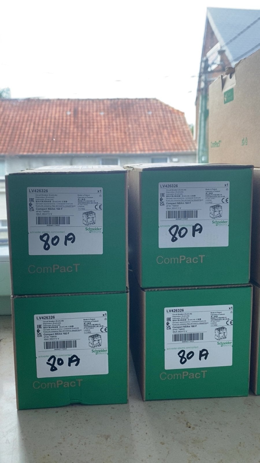 Lot de 4 Disjoncteur/ Circuit Breaker NG125N 80A 4P, Enlèvement ou Envoi, Comme neuf, Schneider Electric, Disjoncteur différentiel